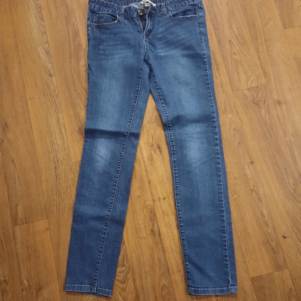 ☆RIGHT SIDE BELT LOOP RIPPED☆ Billabong sz7 skinny jeans